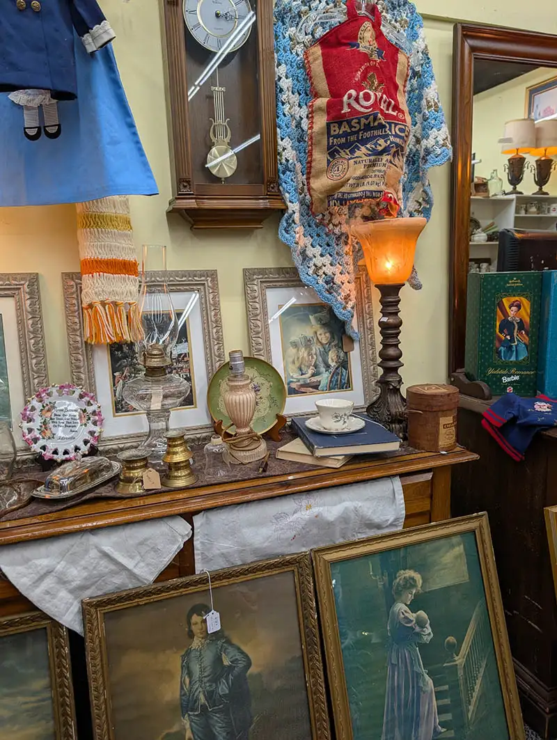 Framed art and lamps